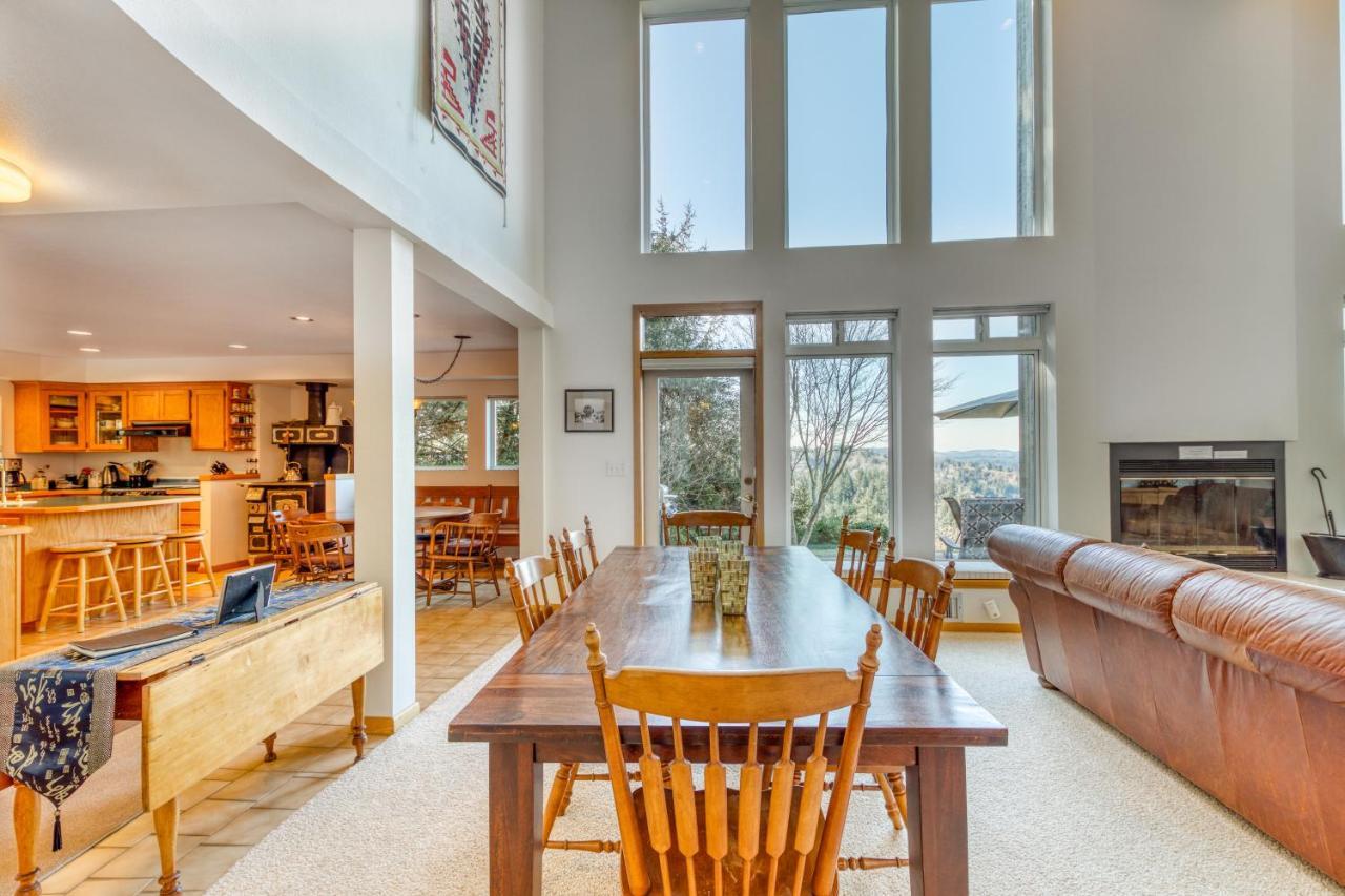Forest Ridge Retreat Coos Bay Extérieur photo