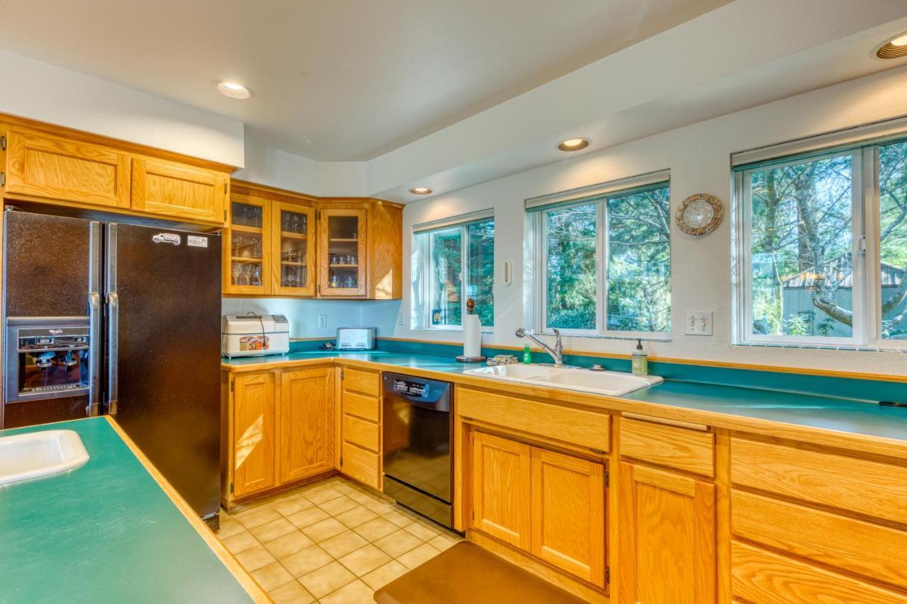 Forest Ridge Retreat Coos Bay Extérieur photo