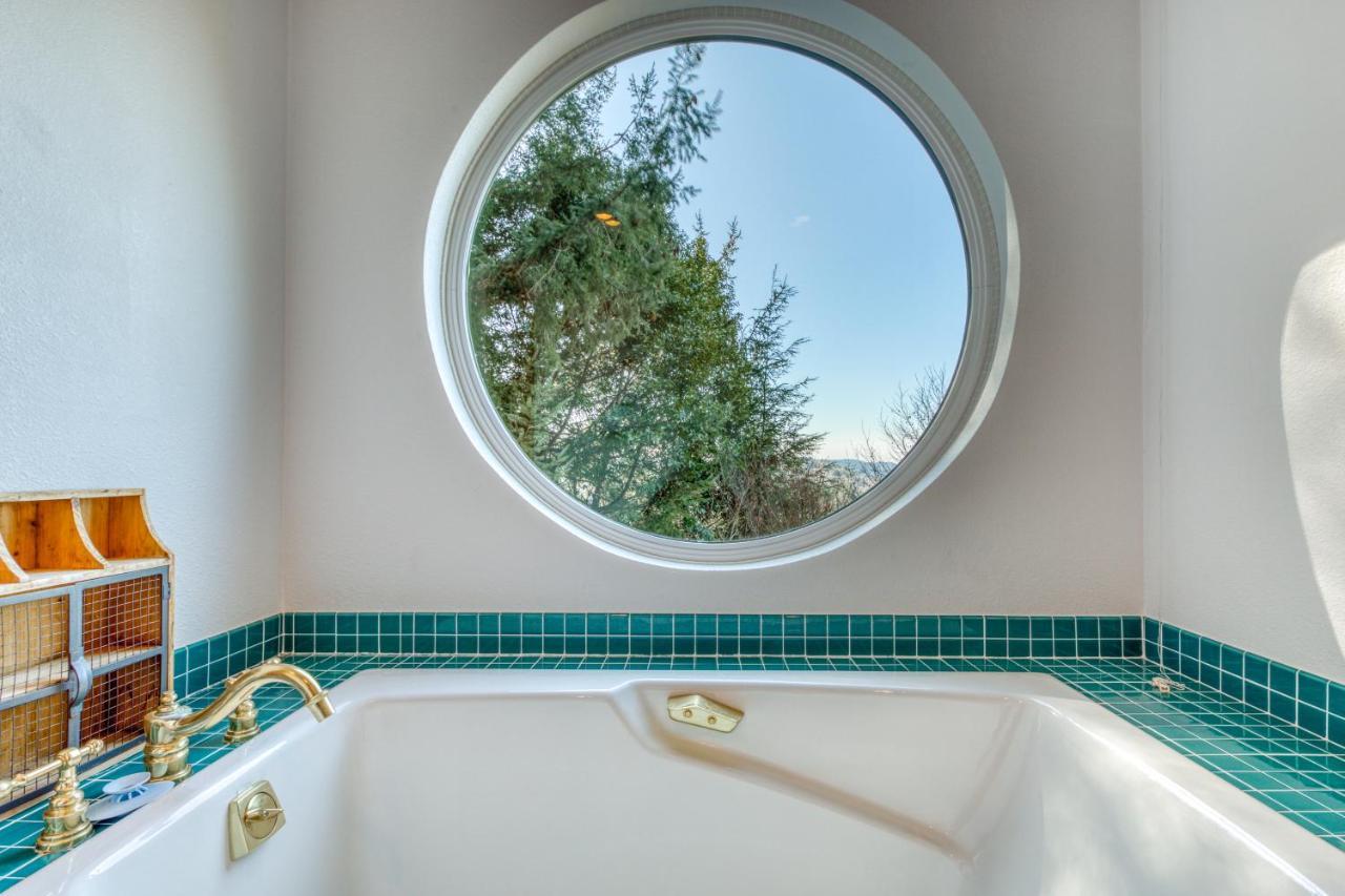 Forest Ridge Retreat Coos Bay Extérieur photo